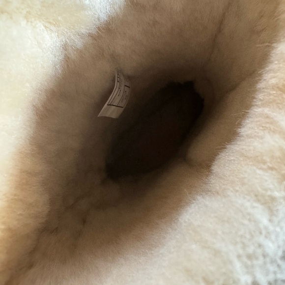 UGG Boots - Picture 4 of 6
